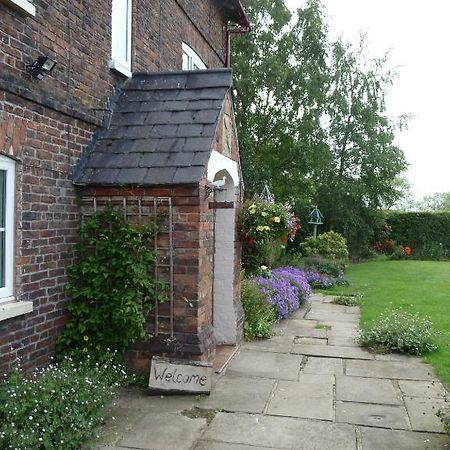 Birtles Farm Bed And Breakfast Knutsford Exterior foto