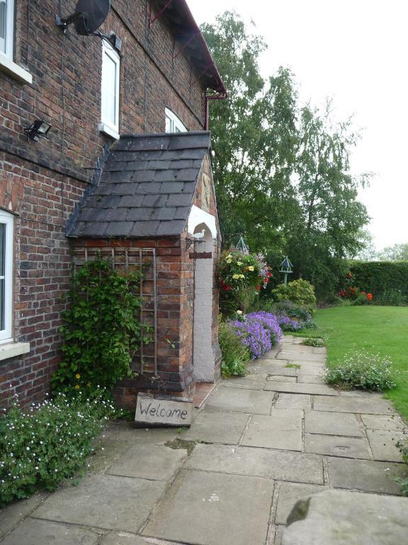 Birtles Farm Bed And Breakfast Knutsford Exterior foto